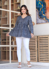 Monochrome Arrow Print Flared Cotton Top