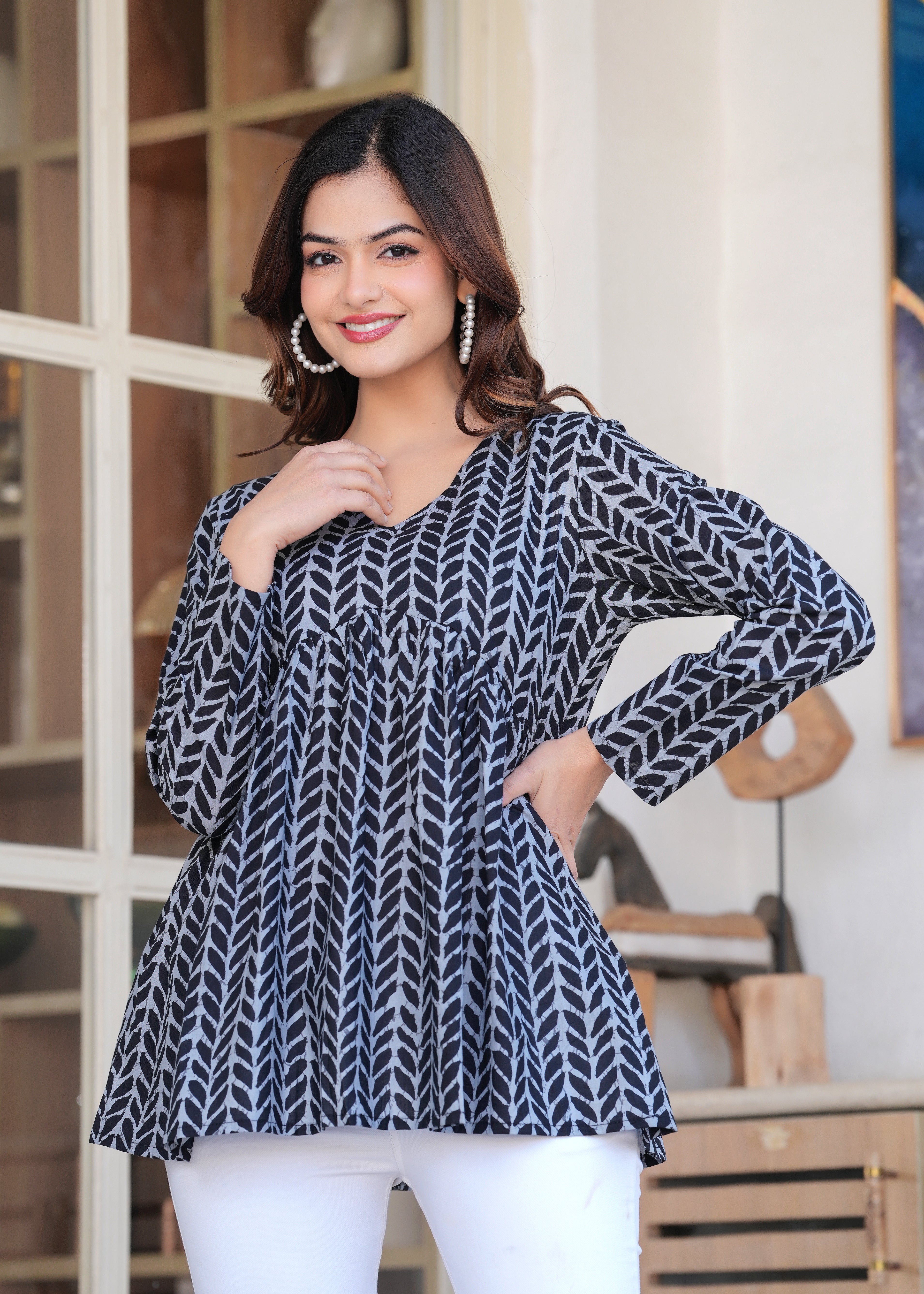 Monochrome Arrow Print Flared Cotton Top