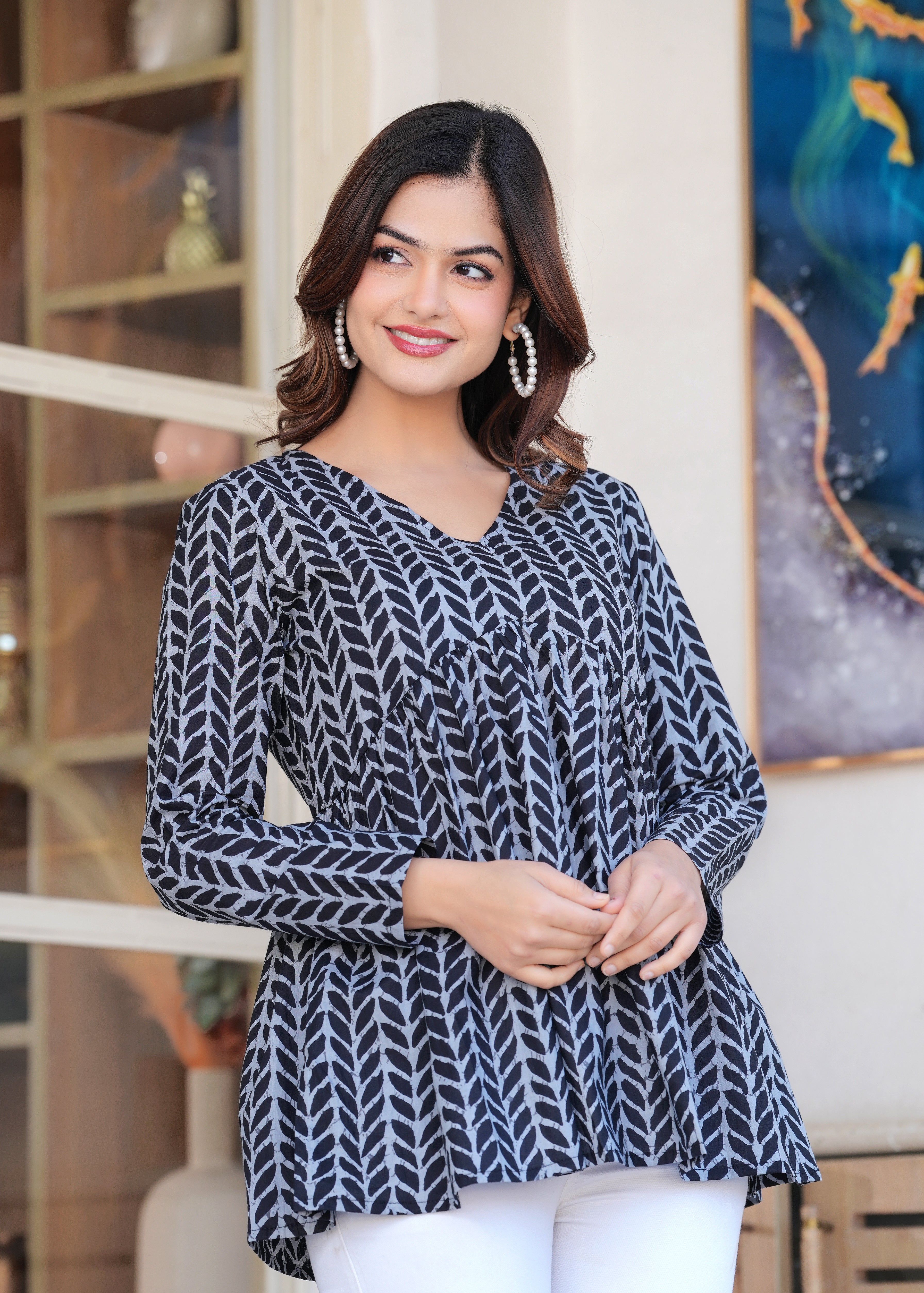 Monochrome Arrow Print Flared Cotton Top