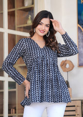 Monochrome Arrow Print Flared Cotton Top